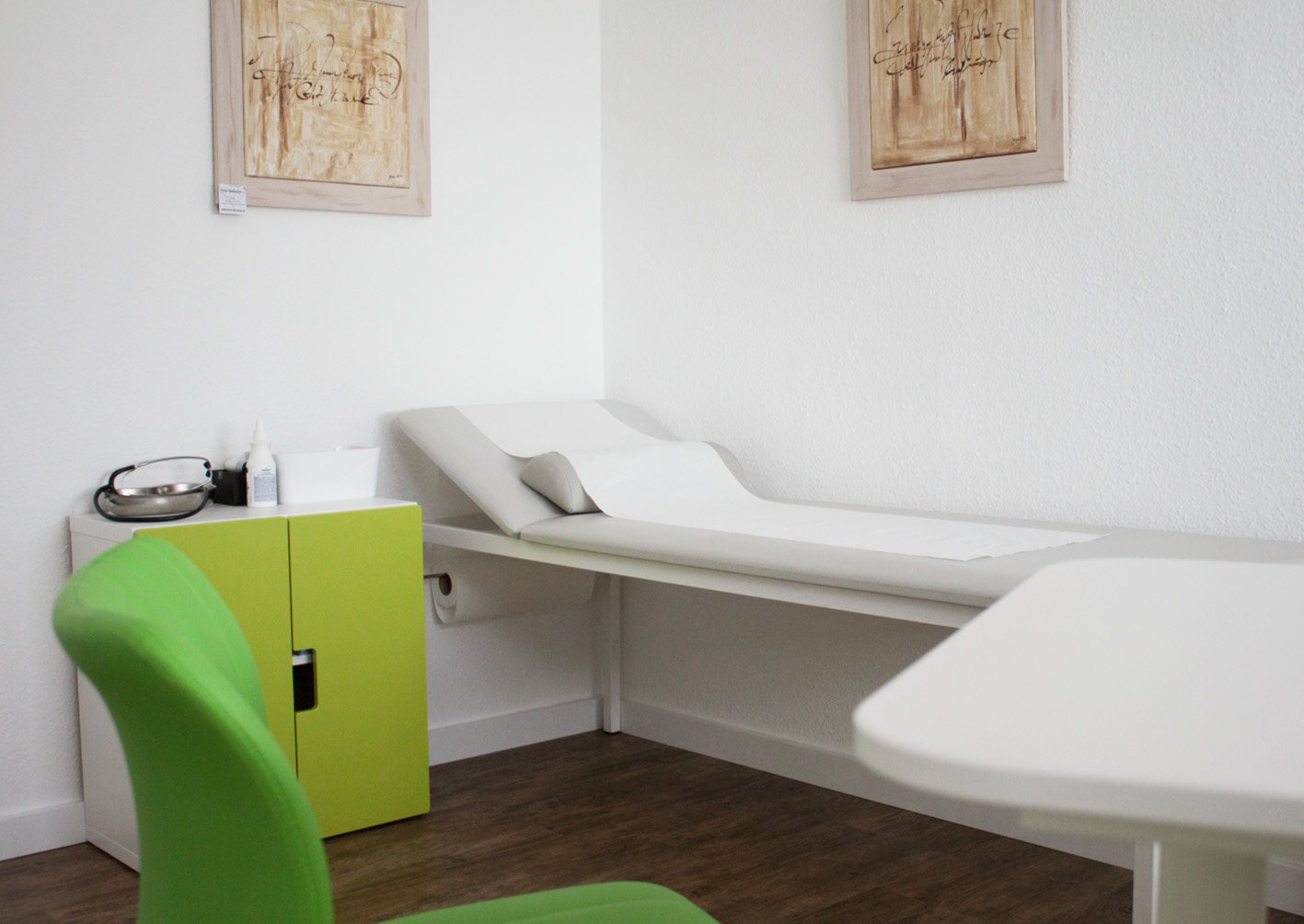 Modernes Behandlungszimmer